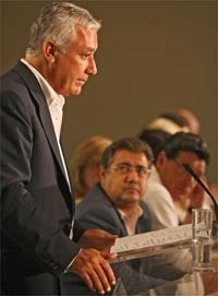 Arenas insta a los militantes del PP a coger «pico y pala» para ganar las autonómicas