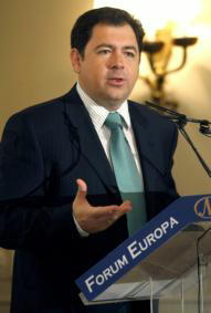 Álvarez avisa del peligro de que Cataluña aumente su financiación