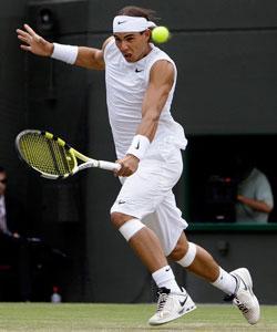 Rafa Nadal sufre ante Gulbis, un desconocido letón, pero pasa a tercera ronda