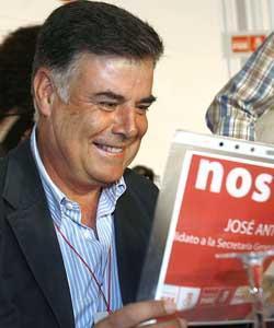 Viera, reelegido secretario general del PSOE de Sevilla con el 88% de votos