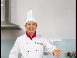 «Se busca cocinero con idiomas y especializado en cocina oriental»