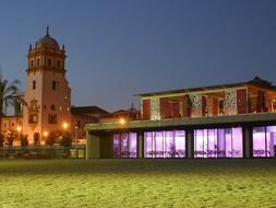A falta de acuario, el Muelle de las Delicias estrena restaurante
