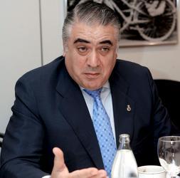 En libertad con cargos el ex presidente del Real Madrid Lorenzo Sanz