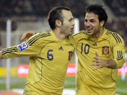 Iniesta y Villa ponen rumbo a Sudáfrica