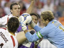 El Sevilla cae por 0-1 ante el Málaga y deja escapar el liderato de la Liga