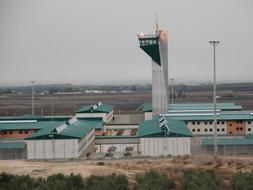 La cárcel de Morón acogerá en diciembre mil presos aún en obras y sin seguridad