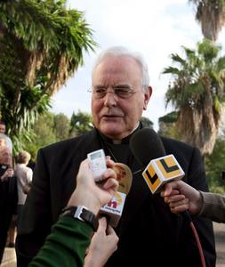 El cardenal Amigo confirma que fue él quien pidió al Papa un arzobispo coadjutor
