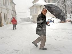 Ocho provincias en alerta por nevadas y 22 puertos de montaña cerrados