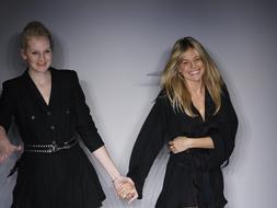 Sienna Miller debuta como diseñadora en la Semana de la Moda de Londres
