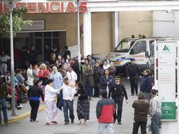 Herido muy grave un menor al recibir un disparo en la cabeza en una reyerta en Sevilla