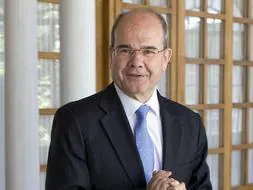 Chaves, nuevo vicepresidente tercero del Gobierno y ministro de Cooperación Territorial