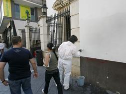 Aparecen pintadas contra la Iglesia en la Magdalena y el Santo Ángel firmadas por anarquistas