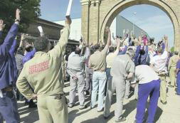 Los trabajadores del astillero se movilizan por la falta de liquidez