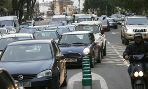 El Ayuntamiento incumple su plan para cerrar el casco histórico al tráfico privado