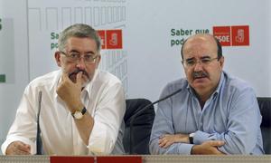Zarrías rompe el calendario de la Junta para la aprobación de la leyes locales