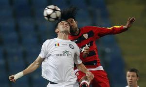El Sevilla tendrá que esperar el pase como primero (1-0)