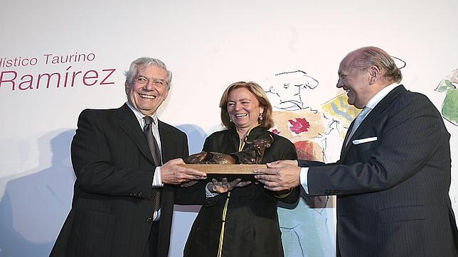 Vargas Llosa: «No hay que avergonzarse de amar la fiesta de los toros»