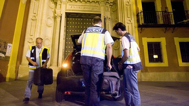 El Gran Poder, atacado con violencia