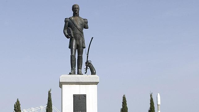 Arrancan el brazo a la estatua del general José de San Martín