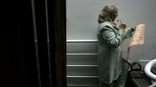 Andalucía cuadruplica sus votantes extranjeros en las municipales