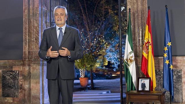 Griñán urge a restaurar el prestigio de la política frente a la desconfianza