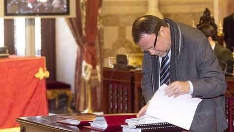 Monteseirín se queda solo: todo el patio socialista está con Espadas