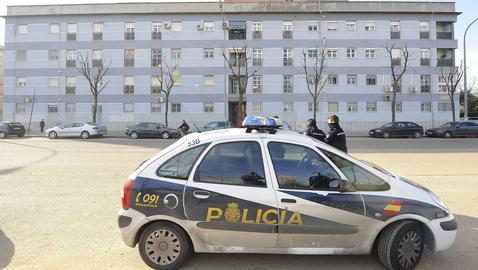 Detenido por amenazar a la gente con una katana y una pistola de fogueo en Pino Montano