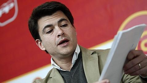 Arenas a Griñán: «¿Cuánto y quién se ha llevado el dinero?»