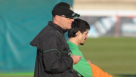 La tranquilidad y recuperar el liderato, metas del Betis hoy ante el Recreativo