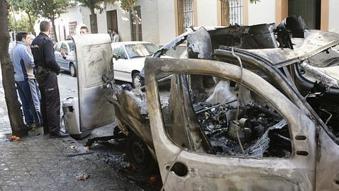 Dos personas heridas al arder y explotar una furgoneta