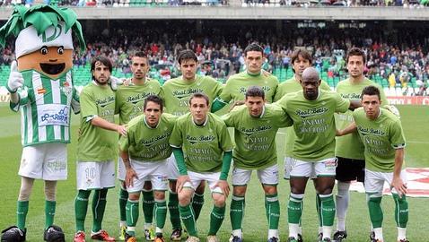 Mensajes de ánimo de jugadores y afición para un emocionado Miki