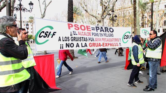 Hoy se inicia el paro de la grúa con polémicos servicios mínimos