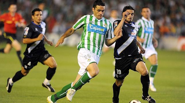 Enfríen el champagne, el Betis vuelve a su sitio (3-1)