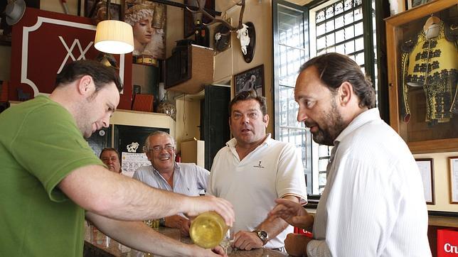 Taberna La Esclavina: Guasa y botellines a partes iguales