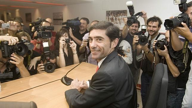 Primeros contactos entre Marcelino y Escribano para controlar el peso de la plantilla