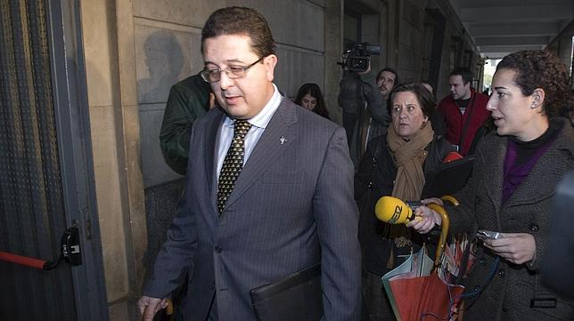 La Audiencia da la razón al juez Serrano donde el TSJA se la quita