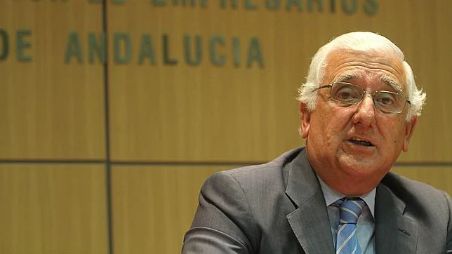 Santiago Herrero: «Hay sobresaturación de empleo público en Andalucía»