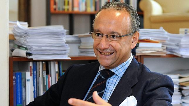 La Olavide formará el próximo curso analistas económicos