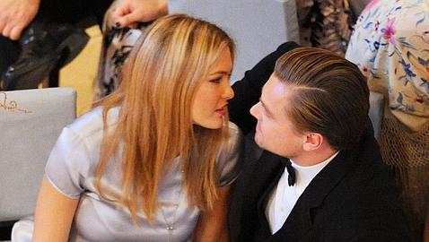 Bar Rafaeli se olvida de DiCaprio... y Leonardo de Blake Lively
