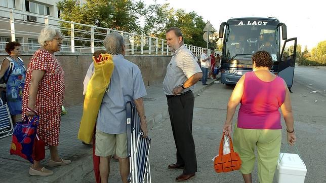 El Ayuntamiento de PSOE e IU cobró una tasa por viajes en autobús ya pagados