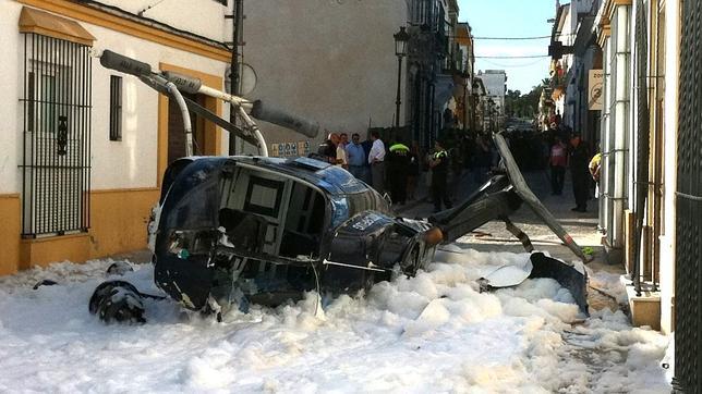 Un helicóptero se estrella en pleno centro de El Puerto