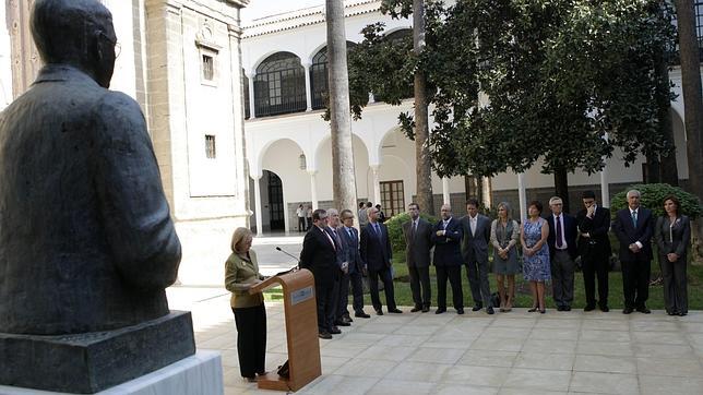 La Junta hace campaña con el Estatuto pero no en el Parlamento