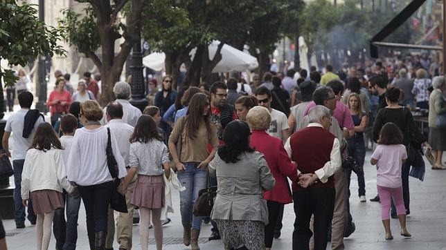 Gran animación en las calles del Centro durante el Puente