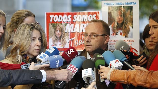 Los padres de Marta lamentan las contradicciones del caso