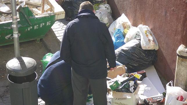 Rebuscar en la basura como hace Lipasam para multar vulnera la ley
