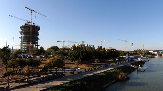 Urbanismo no permitirá que se eleven más plantas de la Torre Pelli