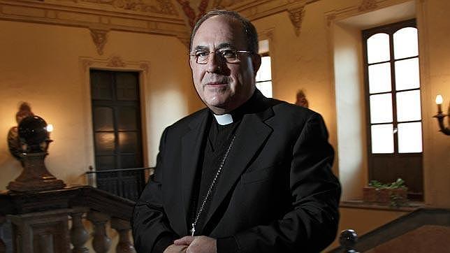 Monseñor Juan José Asenjo: «Hay peligro de idolatrar las imágenes por sí mismas»