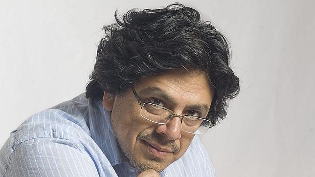 Fernando Iwasaki: «La educación es muy mala ahora y lo será aún peor con los recortes»