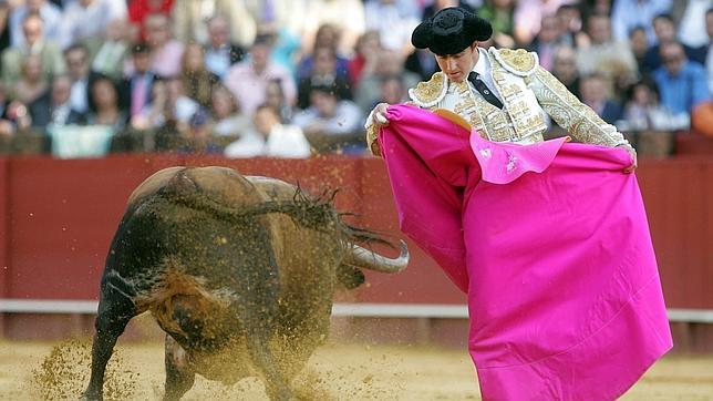 El Fandi triunfa en medio del aguacero