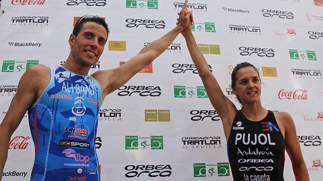 El Triatlón de Sevilla corona a atletas locales